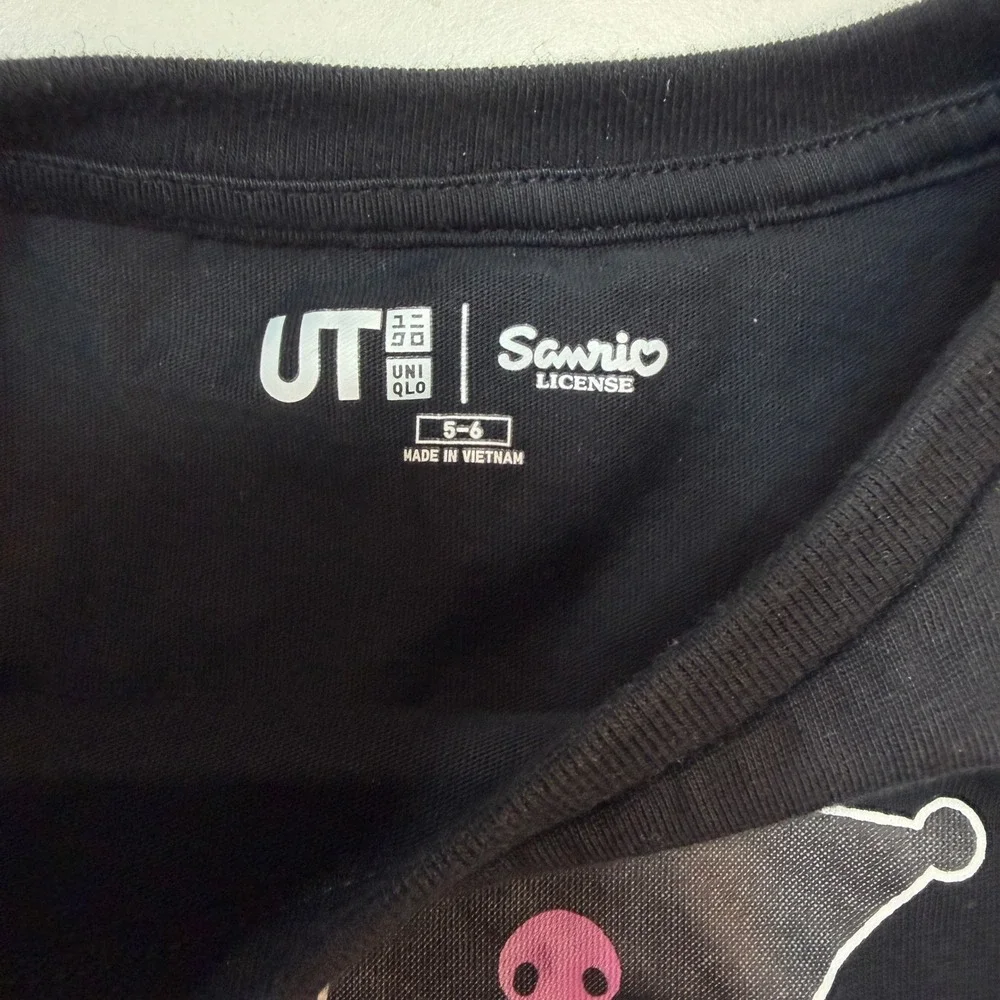 Kuromi Sanrio Graphic T-Shirt Tee Uniglo Girls Kids Black‎ Size 5 6